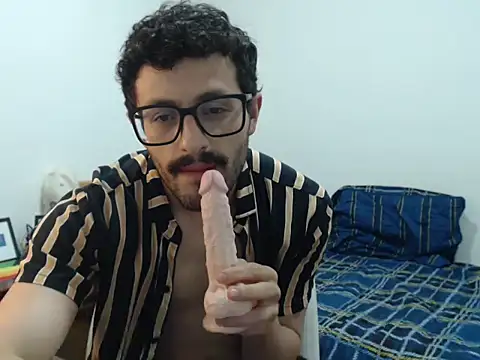 CuriousTomX's Webcam Show