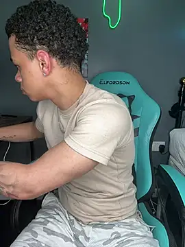l-laross' Webcam Show