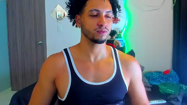 Kris_Khalifa69's Live XXX Chat