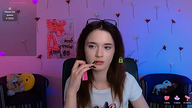 liana_kisses élő XXX-chatje