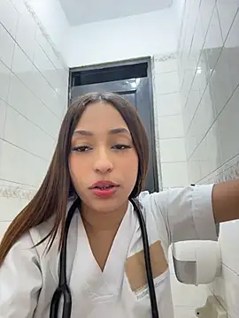 Chat +18 de MiaCamille_ ao vivo
