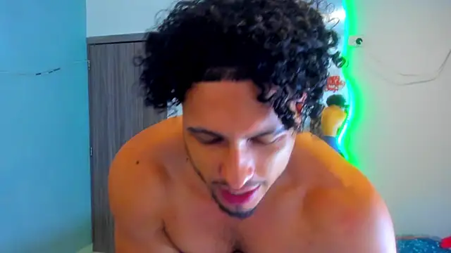 Chat XXX ao vivo de Kris_Khalifa69