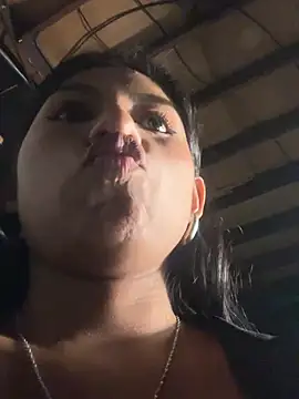 BrunetteBliss69's Live XXX Chat