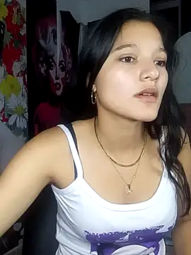 Show modela Sweet_Innocence_ na web-kameri