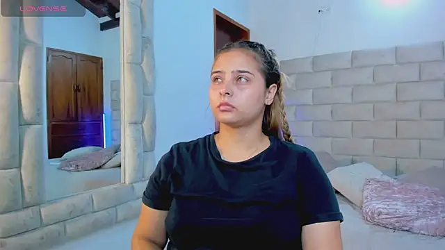 MikaelaStone's Live XXX Chat