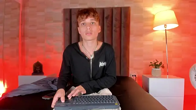 Chatroom XXX en direct de Isaac_Grey