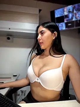 Sofia_Collins- Adlı Modelin Canlı XXX Sohbeti