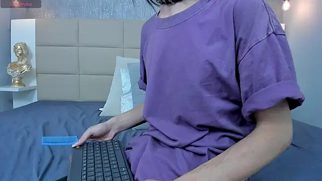 Hecatee_77's Live XXX Chat