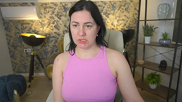 VelvetLuck Adlı Modelin Canlı XXX Sohbeti
