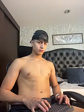 Lander_Cruz 即時 XXX 聊天