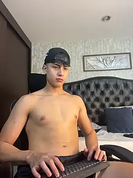 Chat +18 de Lander_Cruz ao vivo