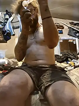 bearded_cross' Webcam Show