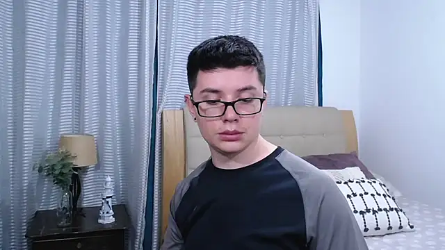 Živý XXX chat BlackFoXXX69