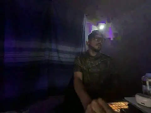 ThrowedWorldWide 在線直播表演