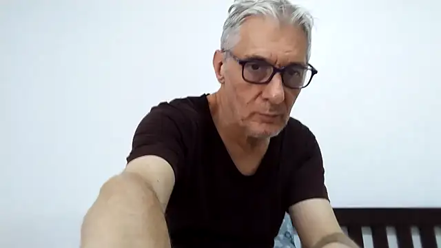 BIGUNCUTHARDCOCK 现场XXX聊天