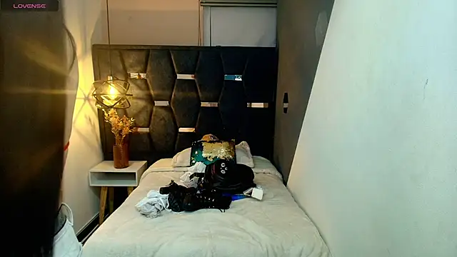 Abril_Fox__ Chat XXX in diretta