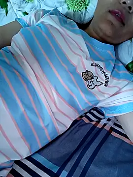 XXX chat uživo modela Doremon_95