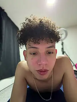 yoursexyjose 即時 XXX 聊天
