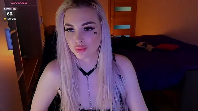 MilanaOmg live XXX chat