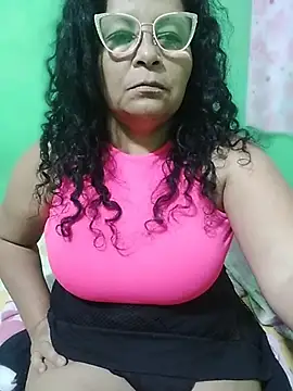 Amarantha25's Live XXX Chat