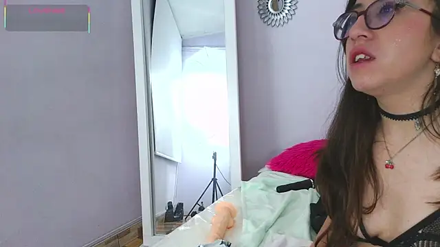Nezzukoo élő XXX-chatje