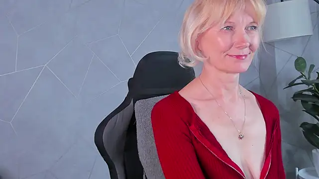 Julie_Lucas Chat XXX in diretta