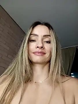 Loly_Horny's Webcam Show