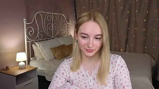 Shy_Polly Chat XXX live