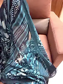 Roja-Telugu777 Adlı Modelin Canlı XXX Sohbeti