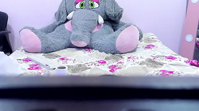 Antonella_Bratzz4 网络视讯表演