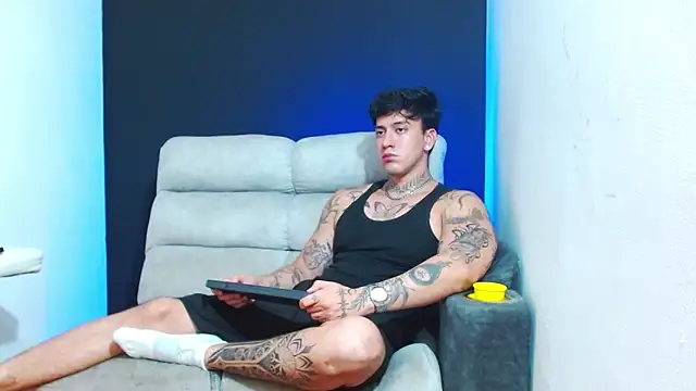 JUSTIN_FULLER1 라이브 XXX 채팅