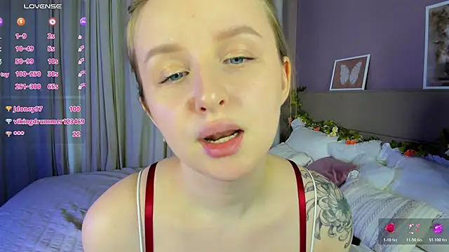 Show modela Rina_Panic na web-kameri