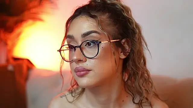 AileenKiss Chat XXX live