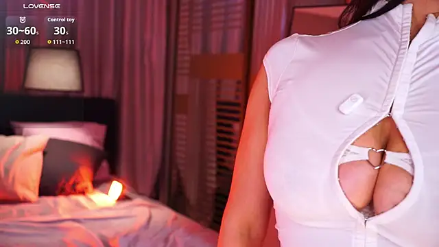 Chatroom XXX en direct de LunaNight