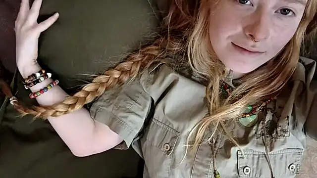 KateVibe_01 élő XXX-chatje
