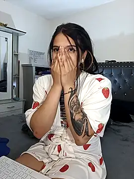 XXX chat uživo modela asumi_18