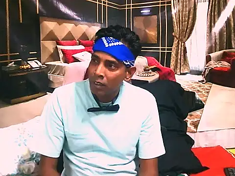 Webkamerová show IndianHunk01