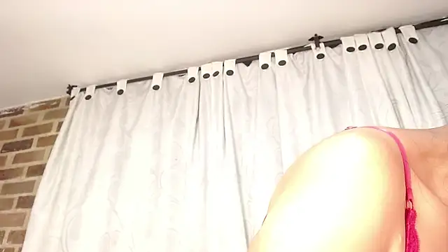 ailyn-29's Webcam Show