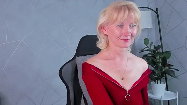 Julie_Lucas Live XXX-chat
