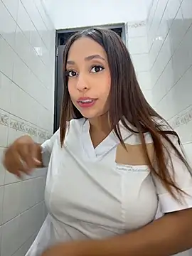 Chat XXX ao vivo de MiaCamille_