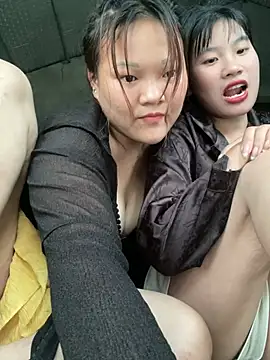 m-mbae's Live XXX Chat