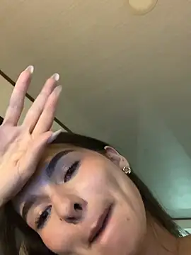 Coralinee_01 现场XXX聊天