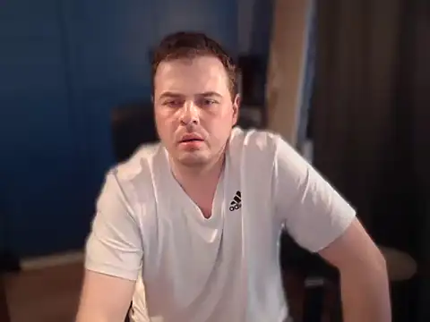 Show modela CuteMan33 na web-kameri