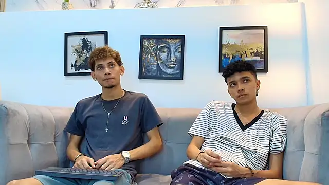 YOUNG_BOYS_HELLn Webbikameraesitys