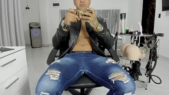 Show de master_leather na webcam