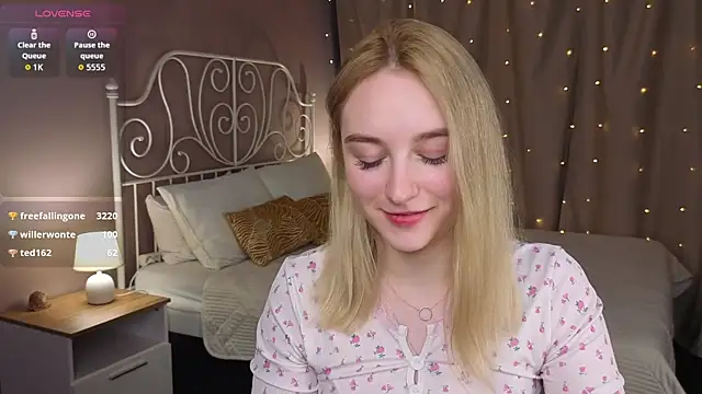 Shy_Polly: онлайн-секс-чат