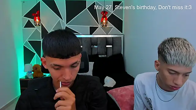 Chat +18 de Juan_Nd_Steven ao vivo