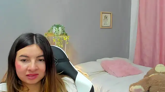 __Emma__11__Lecat_ Chat XXX live