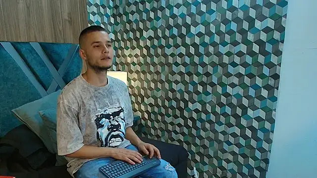 Joaho_Fernandez: διαδικτυακό σόου στην κάμερα