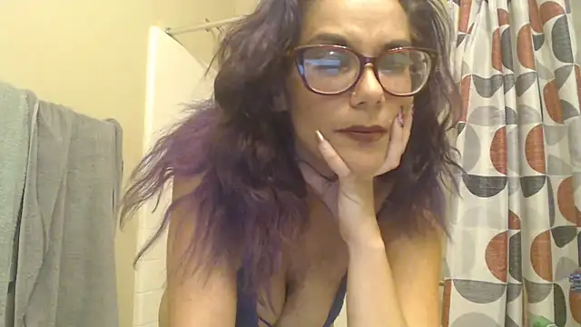 MamaB88's Webcam Show